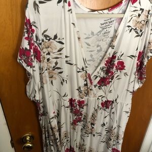 Excellent used condition Torrid size 5 super soft baby doll shirt